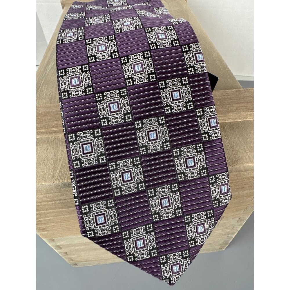JOS. A. BANK Signature Collection Silk Mens Tie Purple Geometric Pattern New